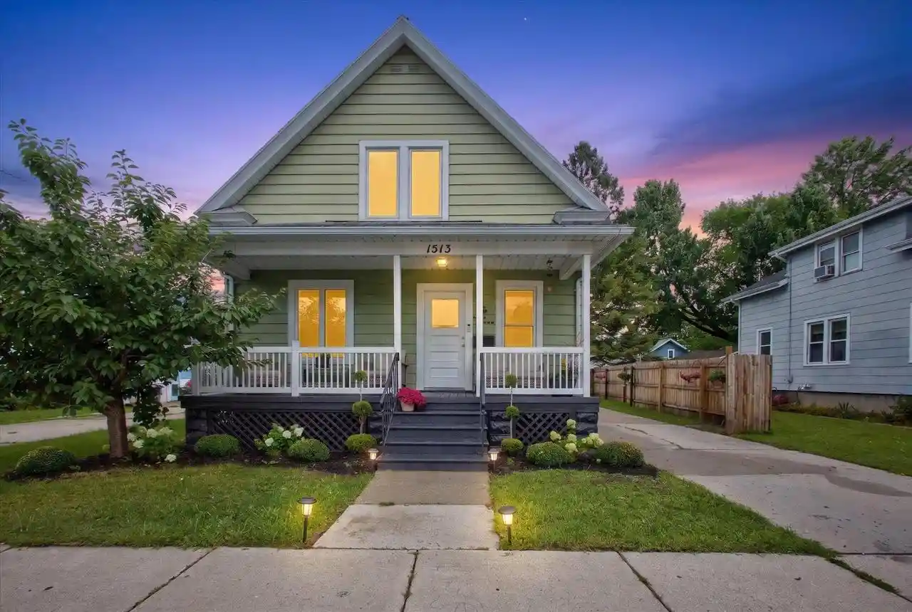 Photo 1 of Single family home for sale at 1513 Morrow St, Green Bay, WI 54302 | MLS# 50332237 | Listing updated on 2026-09-10