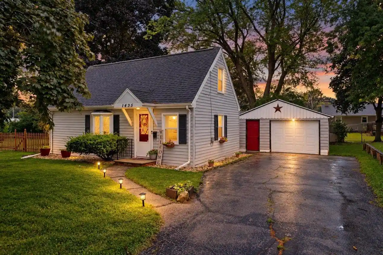 Photo 1 of Single family home for sale at 1435 9th Street, Green Bay, WI 54304 | MLS# 50332255 | Listing updated on 2026-09-11