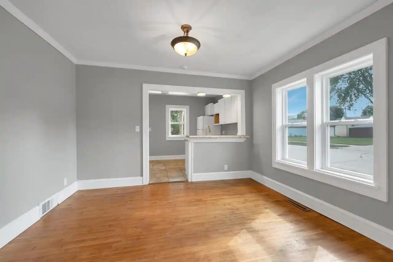 Photo 4 of Single family home for sale at 733 W Grant St, Appleton, WI 54914 | MLS# 50332243 | Listing updated on 2026-09-10