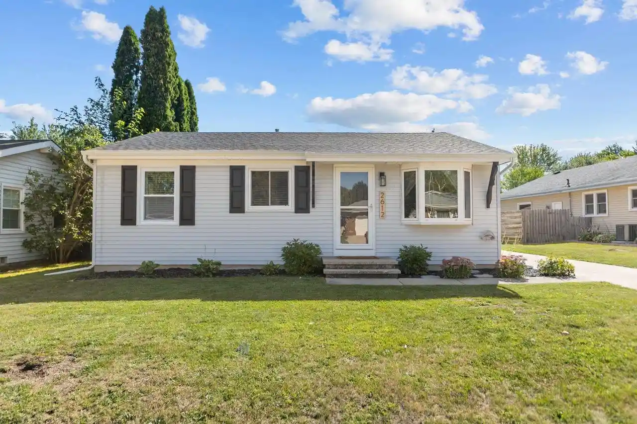 Photo 1 of Single family home for sale at 2612 S Fountain Ave, Appleton, WI 54915 | MLS# 50332259 | Listing updated on 2026-09-14