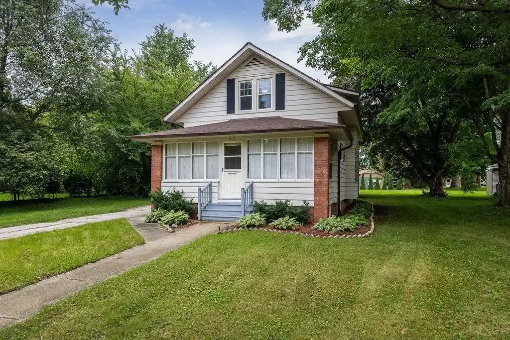 Photo 1 of Single family home for sale at 421 S Whiton St, Whitewater, WI 53190 | MLS# 2032176 | Listing updated on 2026-09-14
