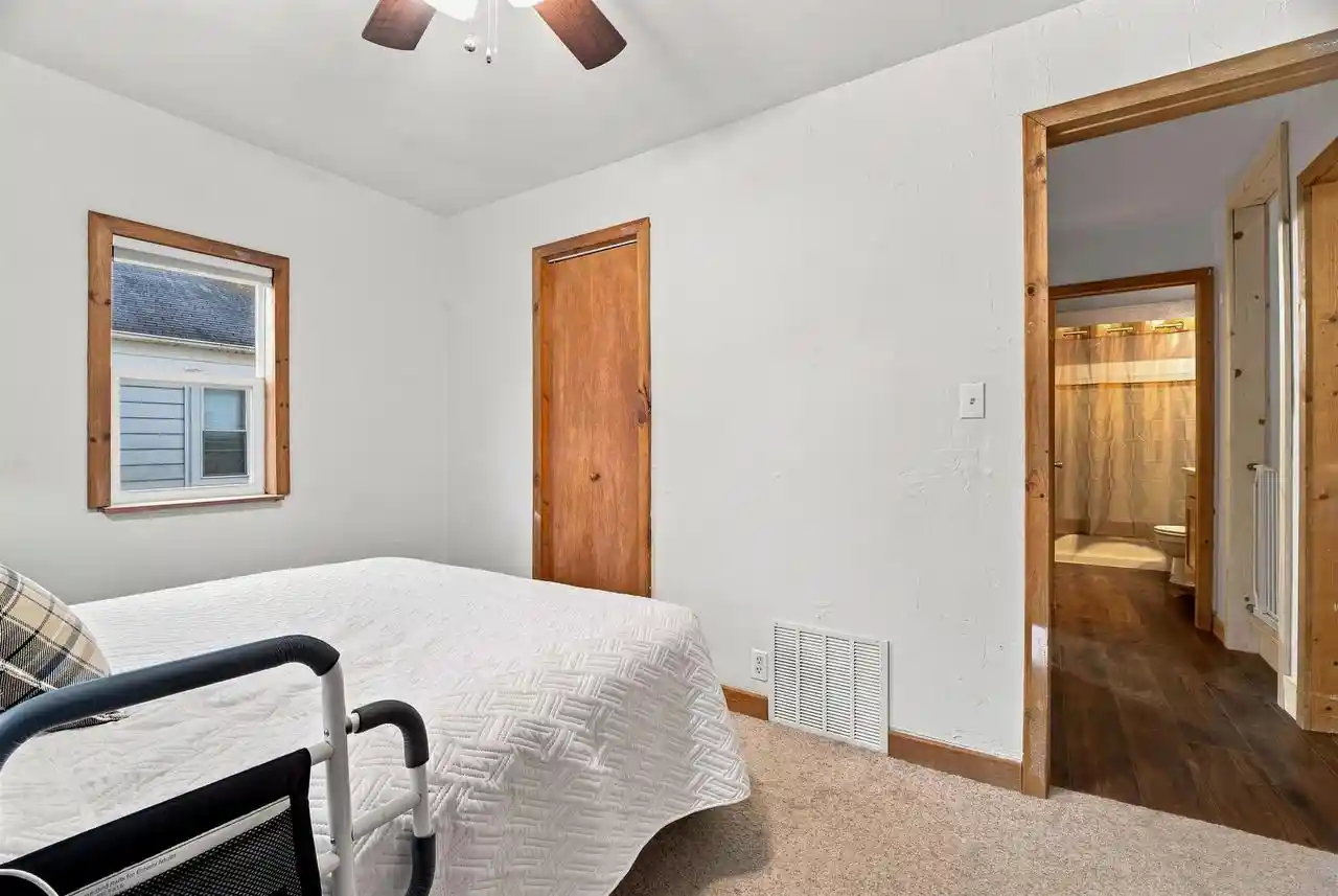 Photo 2 of Single family home for sale at 5 Armstrong Ct, Kaukauna, WI 54130 | MLS# 50332248 | Listing updated on 2026-09-19