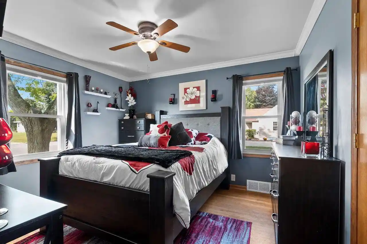 Photo 2 of Single family home for sale at 1710 Viebahn St, Manitowoc, WI 54220 | MLS# 1979529 | Listing updated on 2026-10-05