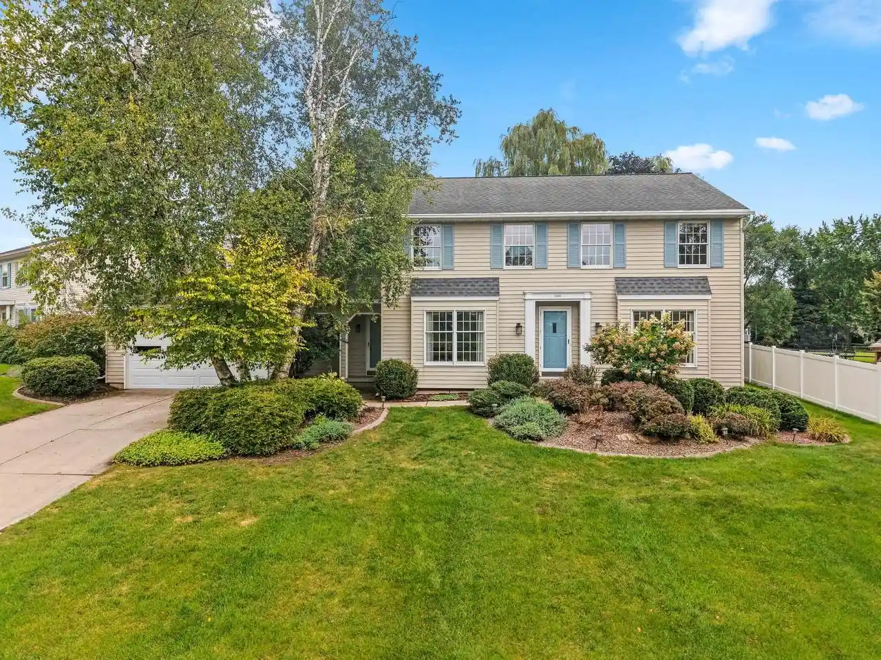 Photo 1 of Single family home for sale at 3560 Highland Ctr Dr, Green Bay, WI 54311 | MLS# 50332263 | Listing updated on 2026-09-11