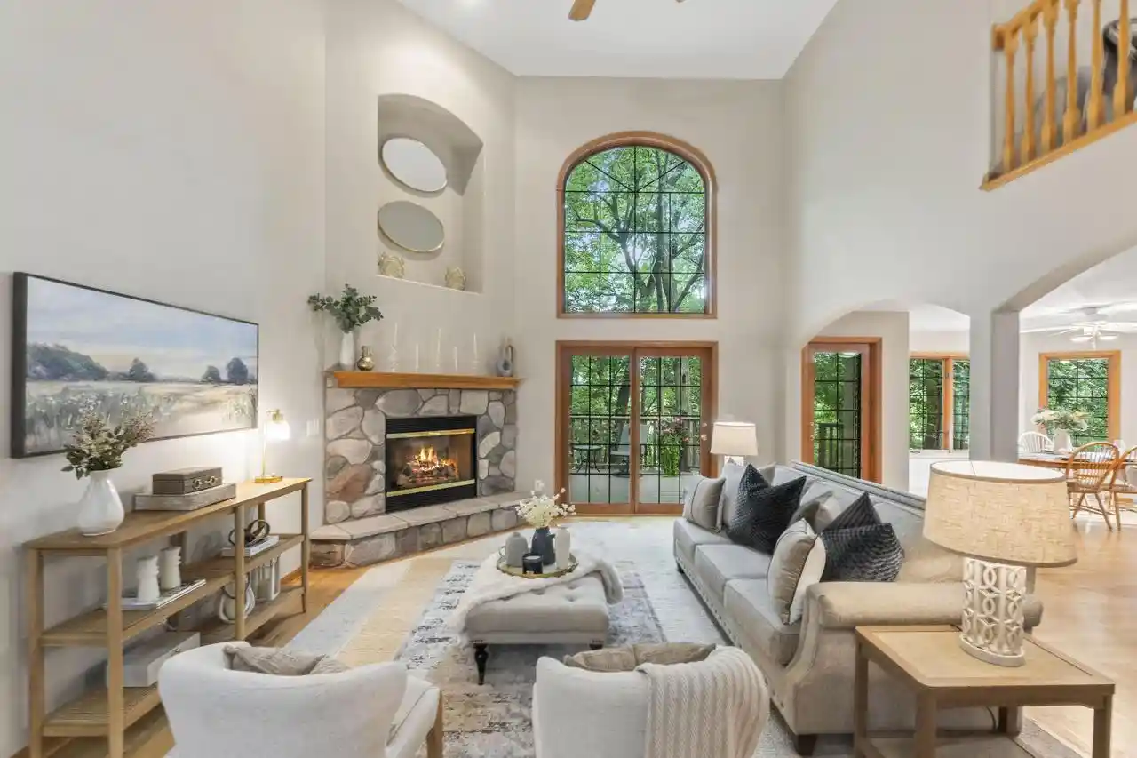 Photo 4 of Single family home for sale at 3515 Broken Bow Trl, Delafield, WI 53018 | MLS# 1979531 | Listing updated on 2026-09-23