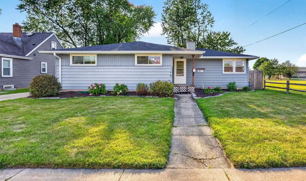 Photo 1 of Single family home for sale at 317 S Western Ave, Neenah, WI 54956 | MLS# 50332262 | Listing updated on 2026-09-09