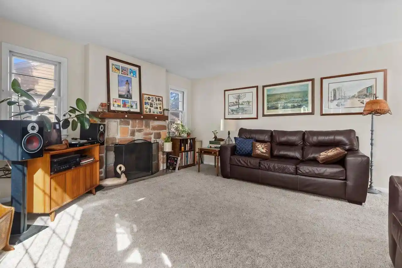 Photo 3 of Single family home for sale at 1018 E Frances St, Appleton, WI 54911 | MLS# 50332264 | Listing updated on 2026-09-15