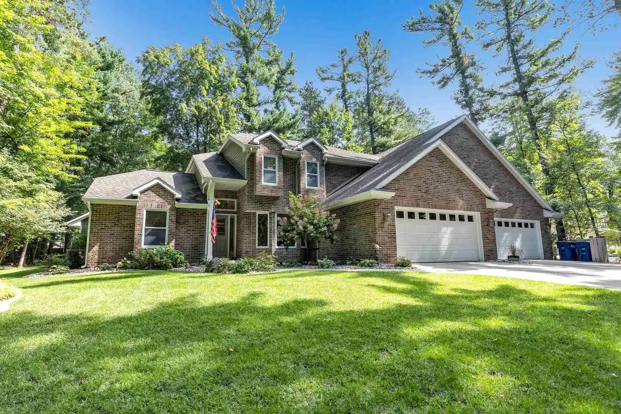 Photo 1 of Single family home for sale at 2274 Cathedral Forest Dr, Suamico, WI 54313 | MLS# 50332250 | Listing updated on 2026-10-04