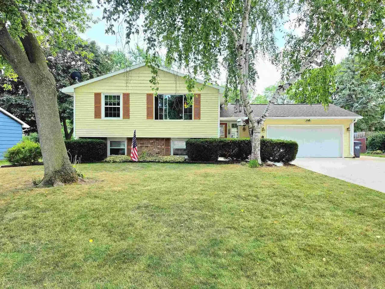 Photo 1 of Single family home for sale at 540 Somerset Dr, Green Bay, WI 54301 | MLS# 50332252 | Listing updated on 2026-09-13