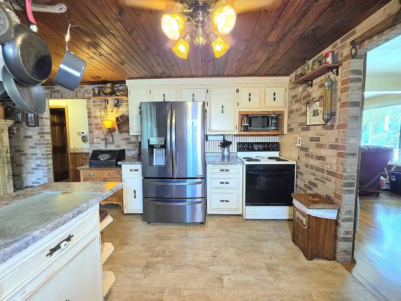 Photo 3 of Single family home for sale at 540 Somerset Dr, Green Bay, WI 54301 | MLS# 50332252 | Listing updated on 2026-09-13