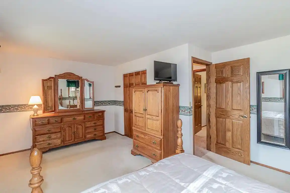 Photo 3 of Single family home for sale at 1903 Lawrence St, New London, WI 54961 | MLS# 50332271 | Listing updated on 2026-09-21