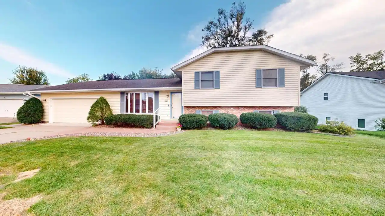 Photo 1 of Sale Pending at 724 Well St, Onalaska, WI 54650 | MLS# 1979554 | Listing updated on 2026-09-15