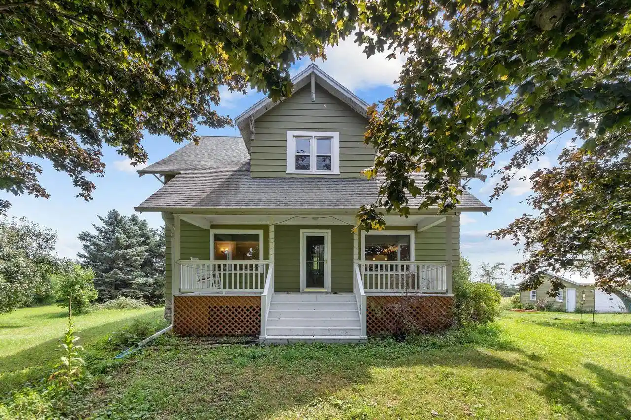 Photo 1 of Single family home for sale at 6160 Sth 29, Luxemburg, WI 54217 | MLS# 50332249 | Listing updated on 2026-10-09