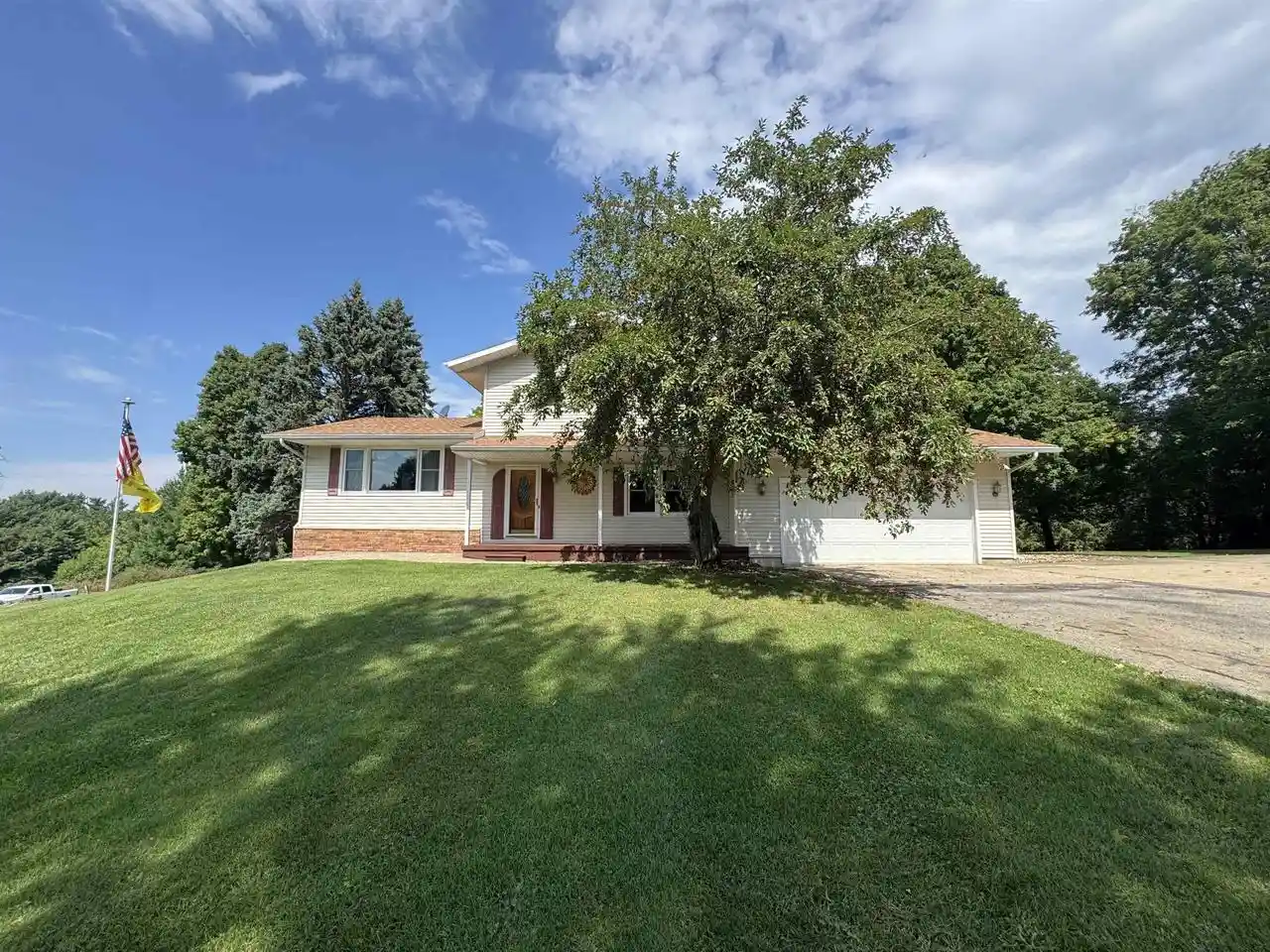 Photo 1 of Single family home for sale at W5642 Rolling Acres Ln, Monroe, WI 53566 | MLS# 2032198 | Listing updated on 2026-09-22