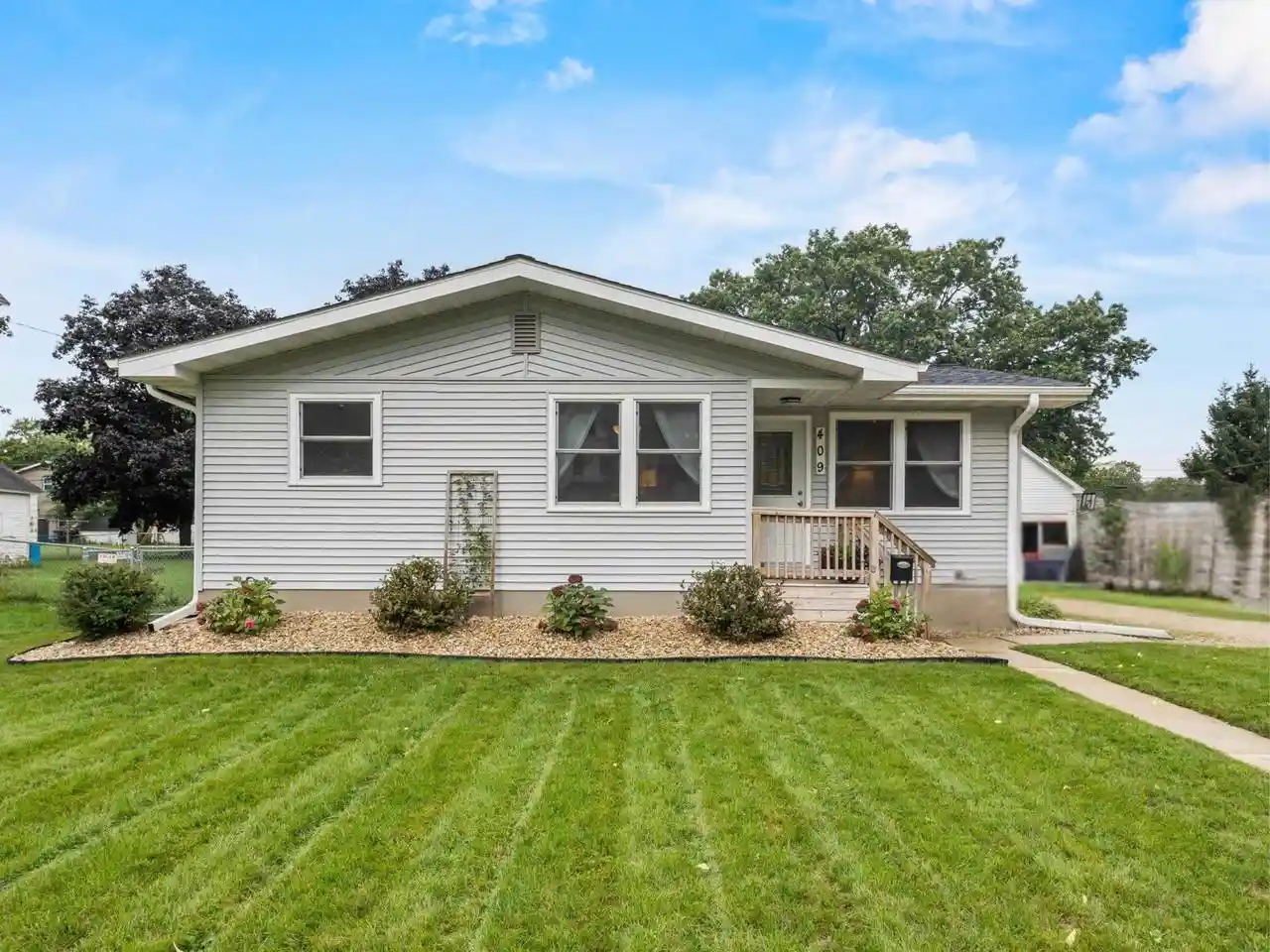 Photo 1 of Single family home for sale at 409 S 2nd Street, Evansville, WI 53536 | MLS# 2032199 | Listing updated on 2026-09-15