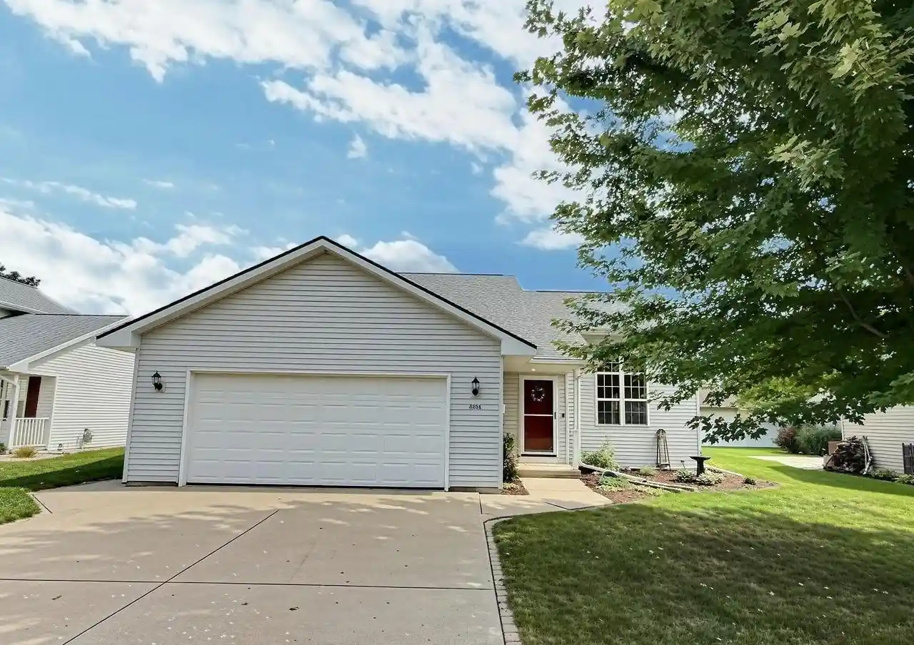 Photo 1 of Single family home for sale at 2756 Clover St, Oshkosh, WI 54901 | MLS# 50332285 | Listing updated on 2026-09-15