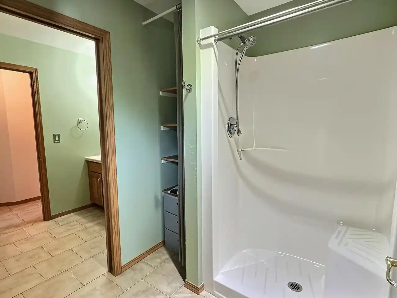 Photo 3 of Single family home for sale at 2756 Clover St, Oshkosh, WI 54901 | MLS# 50332285 | Listing updated on 2026-09-15