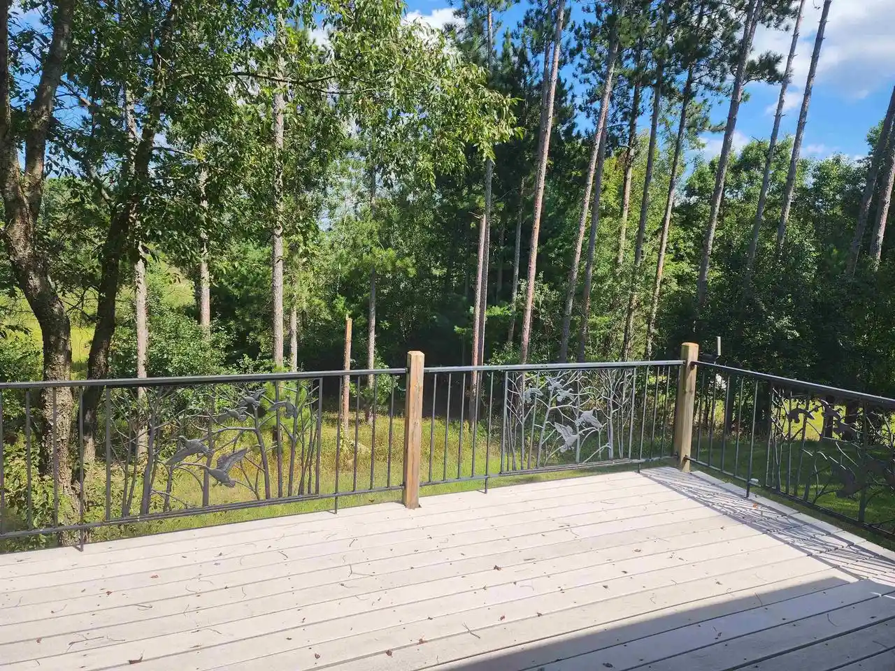 Photo 3 of Single family home for sale at E2024 Waletta Dr, Waupaca, WI 54981 | MLS# 50332234 | Listing updated on 2026-10-03