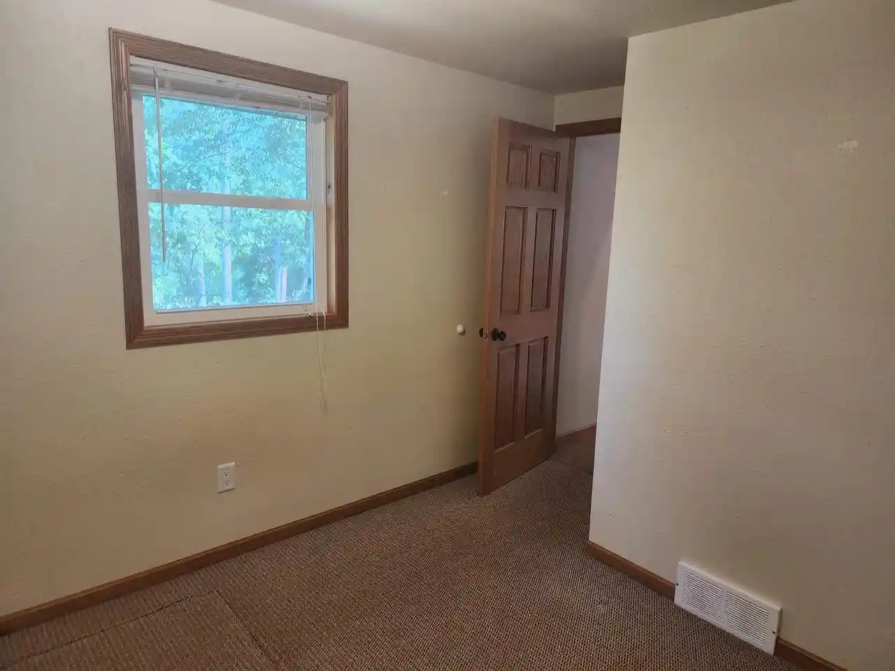 Photo 3 of Single family home for sale at E2024 Waletta Dr, Waupaca, WI 54981 | MLS# 50332234 | Listing updated on 2026-09-10