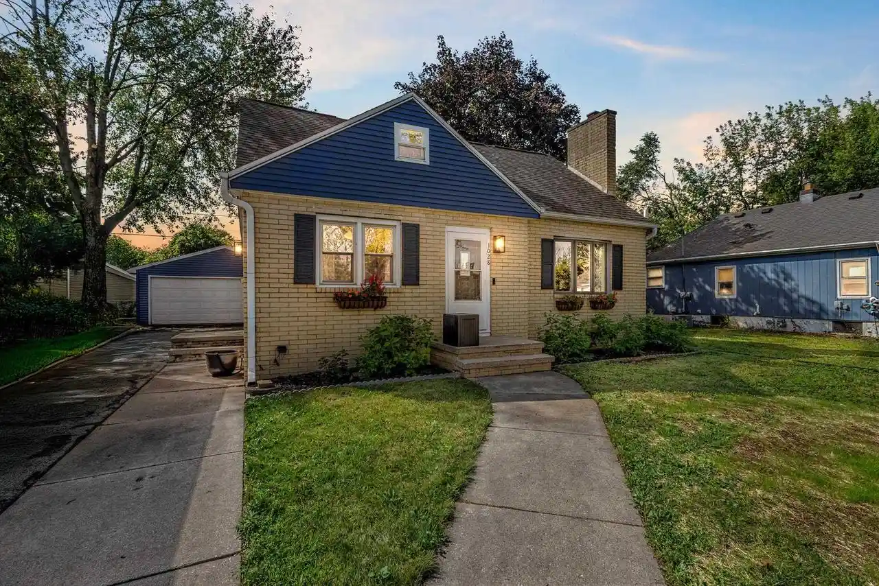 Photo 1 of Single family home for sale at 1028 Mayer St, Menasha, WI 54952 | MLS# 50332289 | Listing updated on 2026-09-14