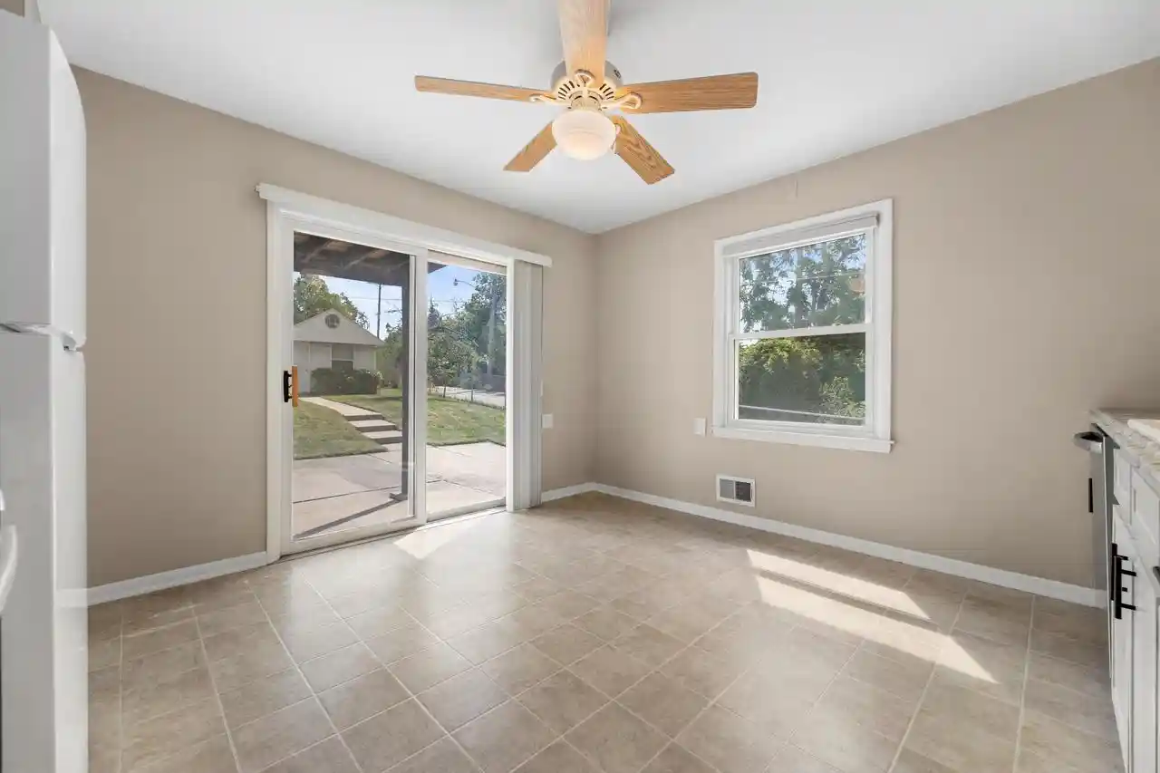 Listing Photo 5 - Condo for sale in building located at 3332 S Burrell St, Milwaukee, WI 53207 - Unit #3332A
