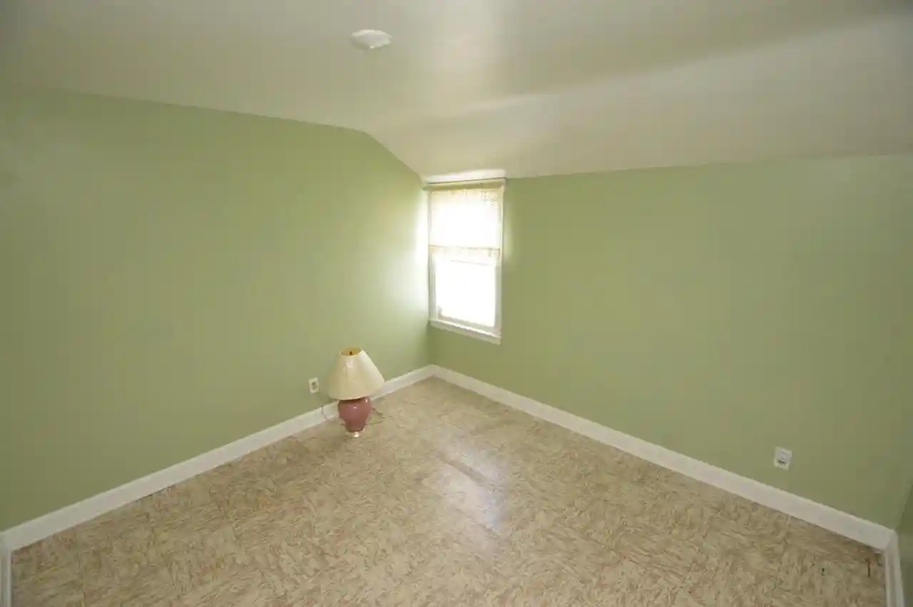 Photo 4 of Single family home for sale at 809 Manitoba Ave, South Milwaukee, WI 53172 | MLS# 1979572 | Listing updated on 2026-09-12