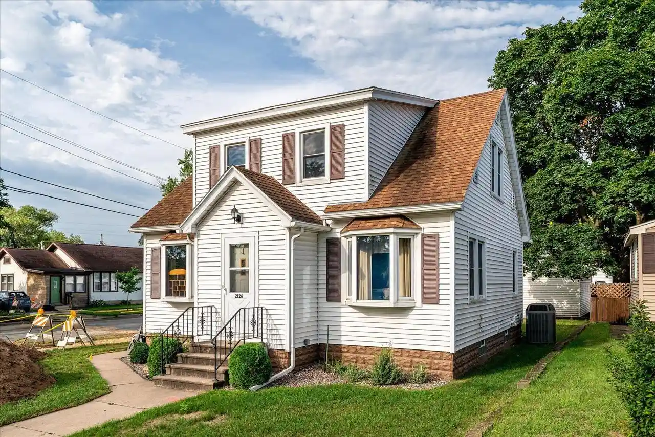Photo 1 of Sale Pending at 2126 16th Street S St, La Crosse, WI 54601 | MLS# 1979576 | Listing updated on 2026-09-14