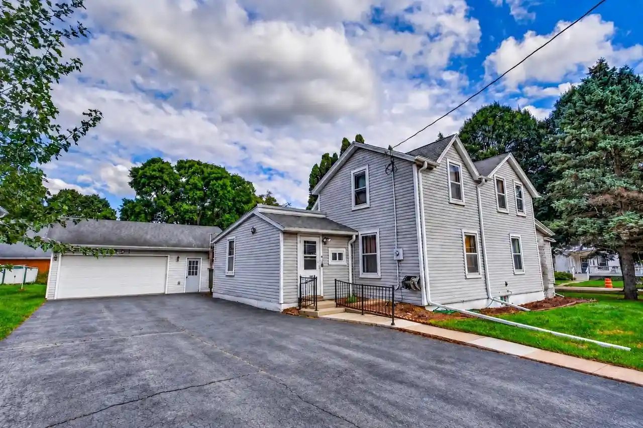 Photo 1 of Single family home for sale at 352 S Birdsey St, Columbus, WI 53925 | MLS# 2032212 | Listing updated on 2026-09-23