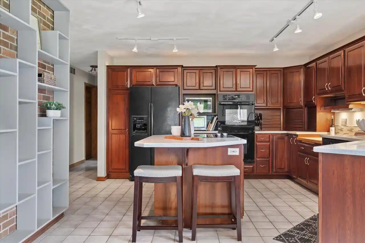 Photo 3 of Single family home for sale at 1905 Hickory Ln, Oshkosh, WI 54901 | MLS# 1979594 | Listing updated on 2026-09-24