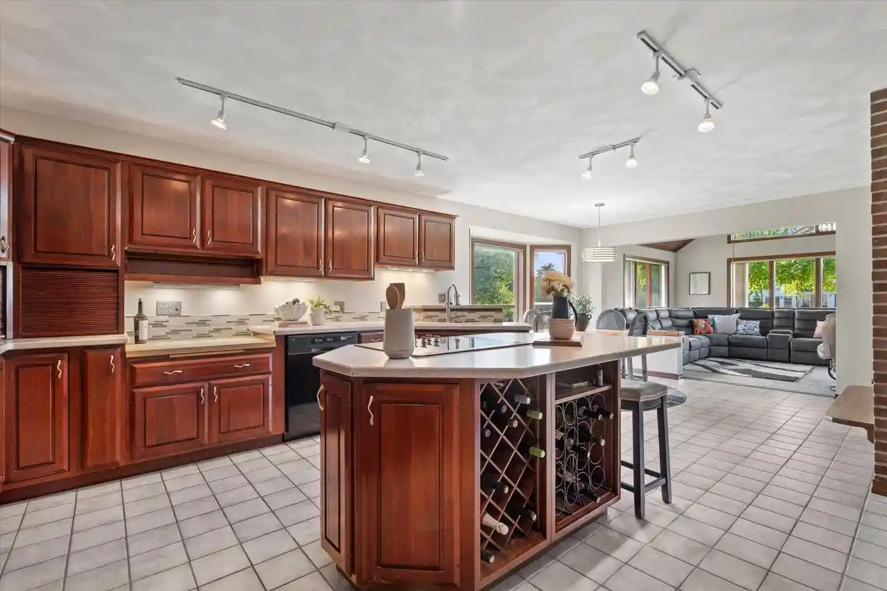 Photo 3 of Single family home for sale at 1905 Hickory Ln, Oshkosh, WI 54901 | MLS# 1979594 | Listing updated on 2026-09-24