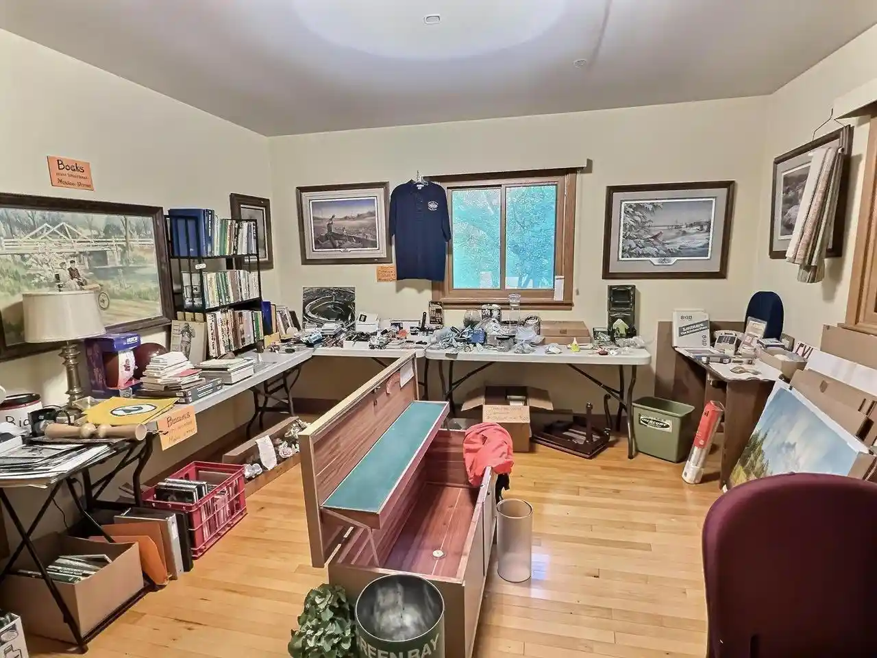 Photo 2 of Single family home for sale at 2573 Oregon St, Oshkosh, WI 54902 | MLS# 50332310 | Listing updated on 2026-09-10