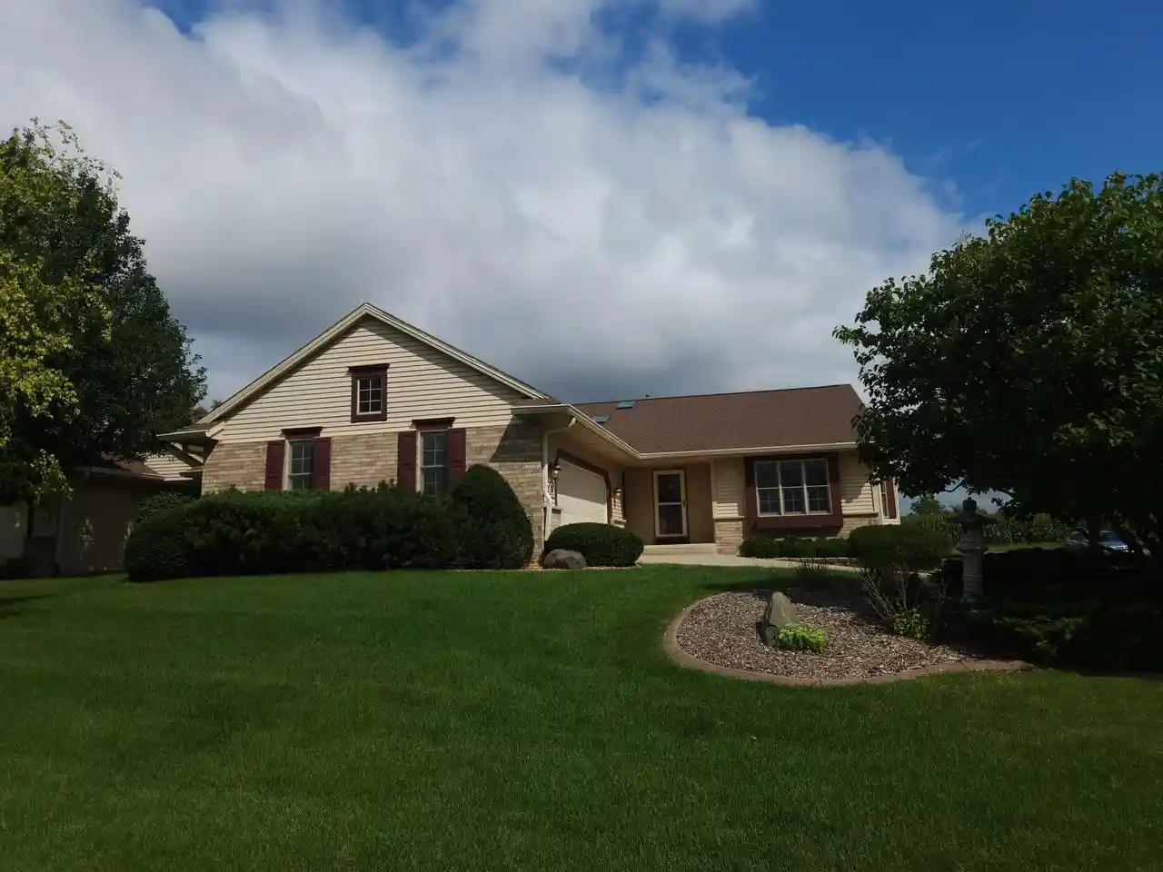 Photo 1 of Condo for sale at N66w15400 Raven Way Dr, Menomonee Falls, WI 53051 | MLS# 1979603 | Listing updated on 2026-09-25