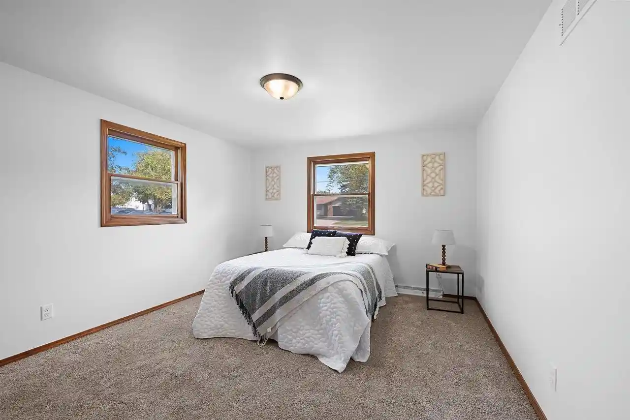 Photo 4 of Single family home for sale at 827 Hillcrest Hts, Green Bay, WI 54313 | MLS# 50332300 | Listing updated on 2026-09-20