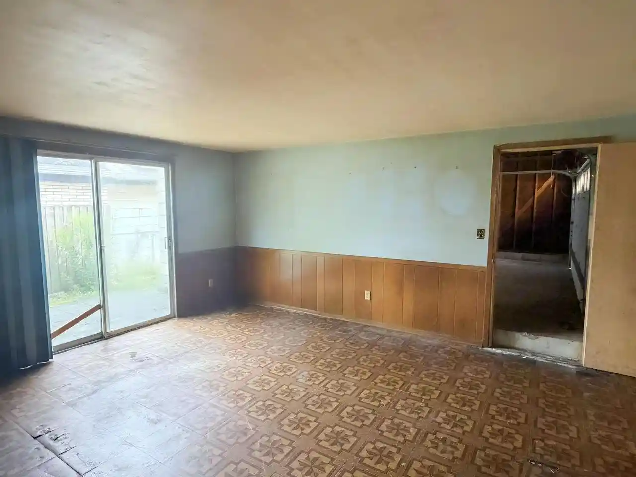Photo 2 of Single family home for sale at 5435 S 15th Place, Milwaukee, WI 53221 | MLS# 1979611 | Listing updated on 2026-09-15