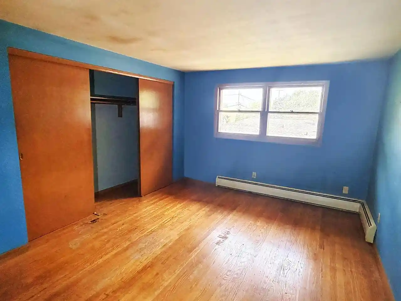 Photo 4 of Single family home for sale at 5435 S 15th Place, Milwaukee, WI 53221 | MLS# 1979611 | Listing updated on 2026-09-15