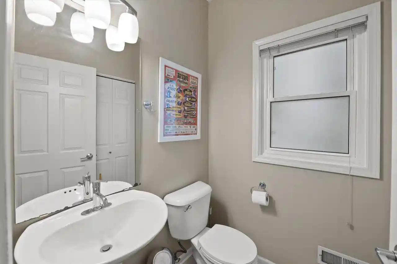 Photo 3 of Condo for sale at 1523 N Marshall St, Milwaukee, WI 53202 | MLS# 1979616 | Listing updated on 2026-09-17