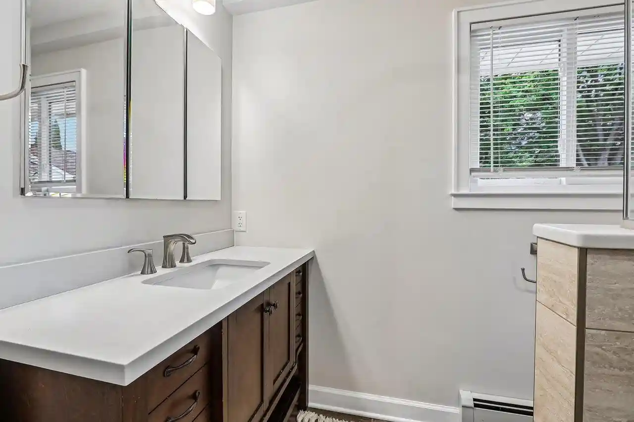 Photo 4 of Single family home for sale at W73n917 London Ct, Cedarburg, WI 53012 | MLS# 1979614 | Listing updated on 2026-10-01