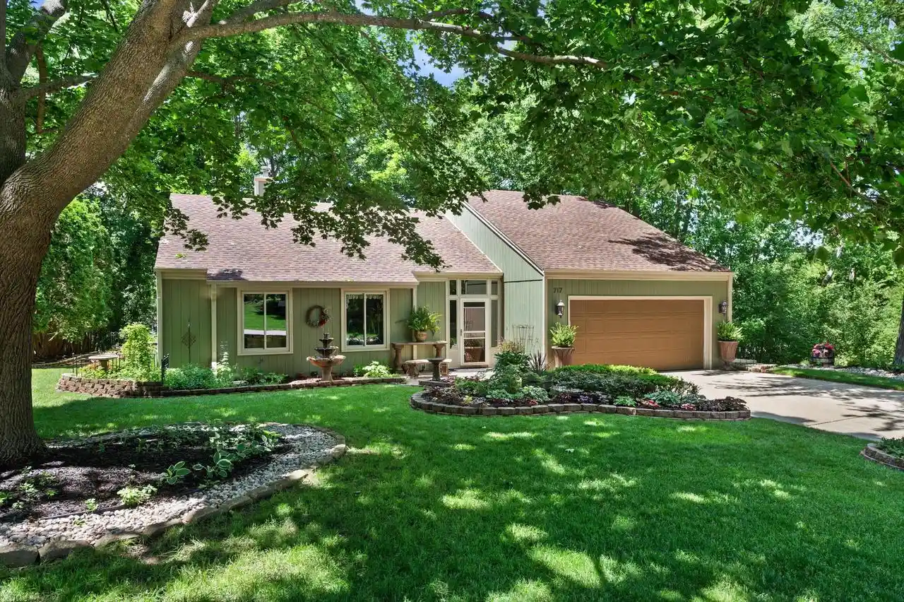 Photo 1 of Single family home for sale at 717 Mansfield Cir, Hartland, WI 53029 | MLS# 1979623 | Listing updated on 2026-09-15