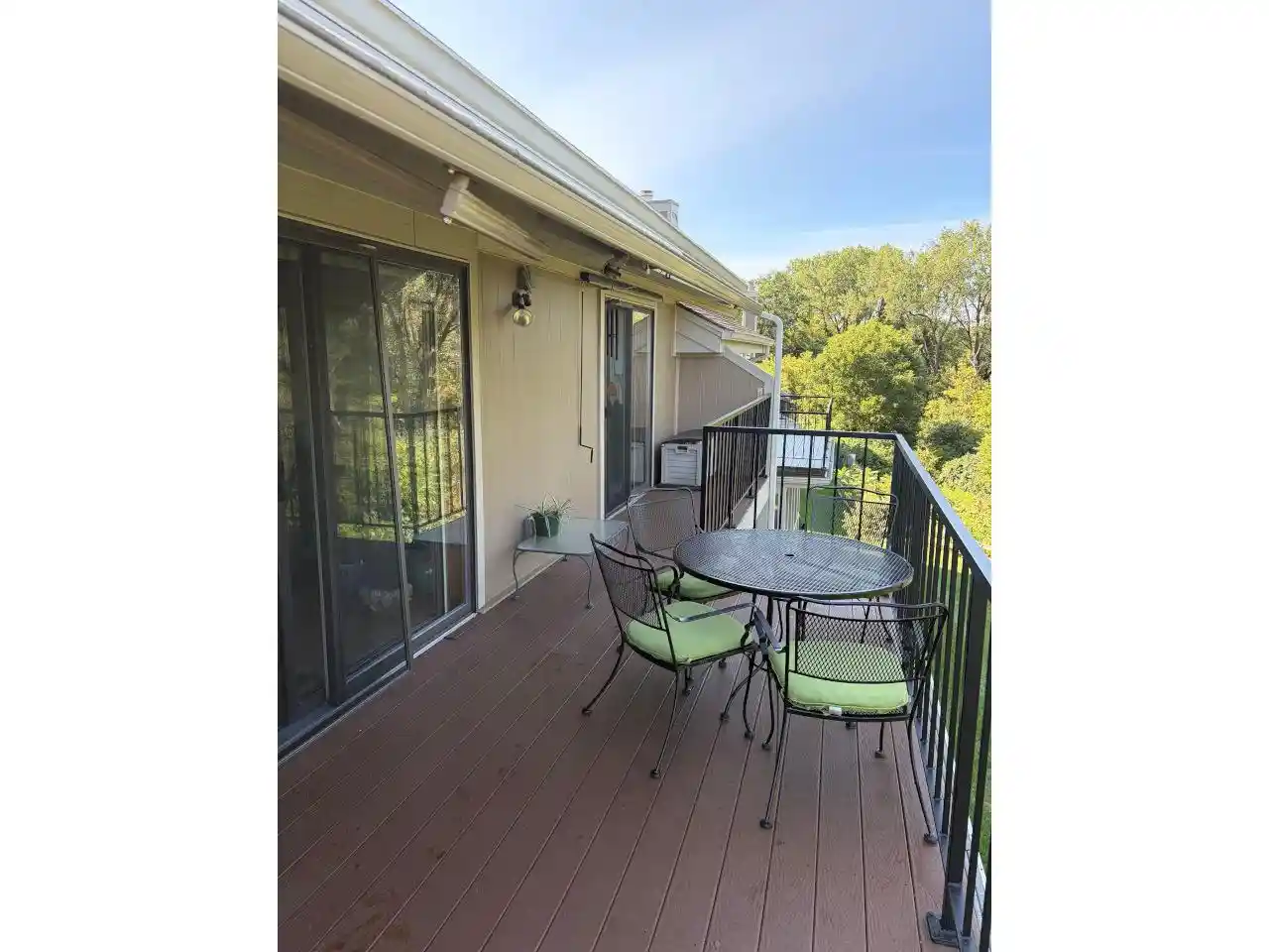 Photo 3 of Sale Pending at 3404 Valley Crk Cir, Middleton, WI 53562 | MLS# 2032229 | Listing updated on 2026-09-14