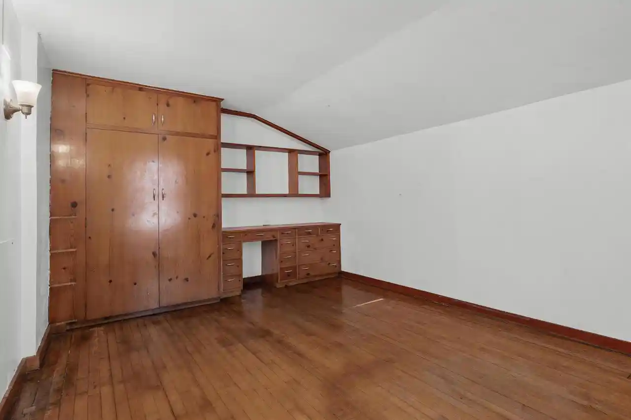 Photo 4 of Single family home for sale at 1303 Kane St, La Crosse, WI 54603 | MLS# 1979622 | Listing updated on 2026-09-08