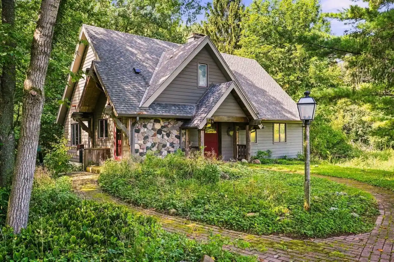 Photo 1 of Single family home for sale at W340n9005 Townline Rd, Oconomowoc, WI 53066 | MLS# 1979635 | Listing updated on 2026-09-11