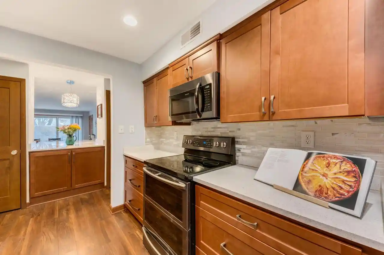 Photo 27 of Condo for sale at 2525 S Shore Dr #1D, Milwaukee, WI 53207 | MLS# 1979636 | Listing updated on 2026-09-09