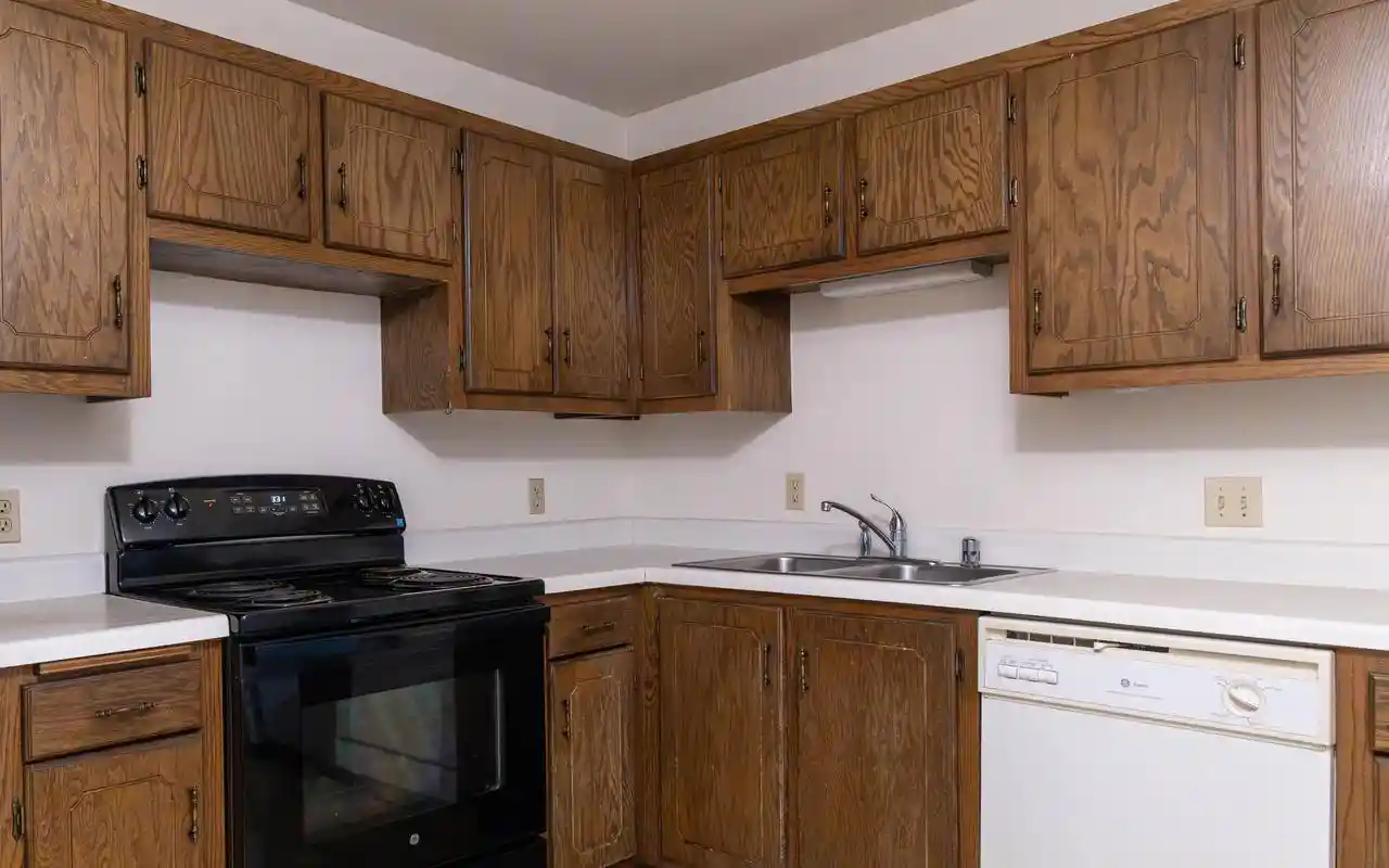 Listing Photo 4 - Condo for sale in building located at 320 E Pleasant St, Oconomowoc, WI 53066 - Unit #106