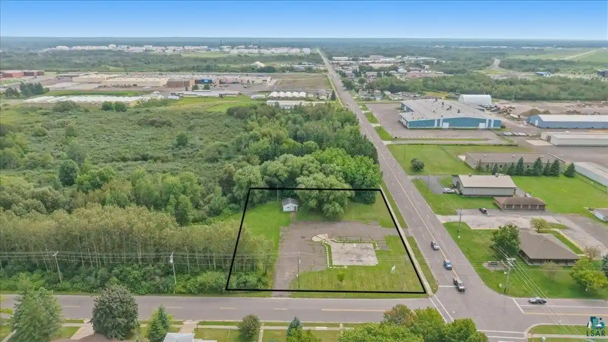 Photo 4 of Sale Pending at 2 N 21st Street E, Superior, WI 54880 | MLS# 6127859 | Listing updated on 2026-09-10