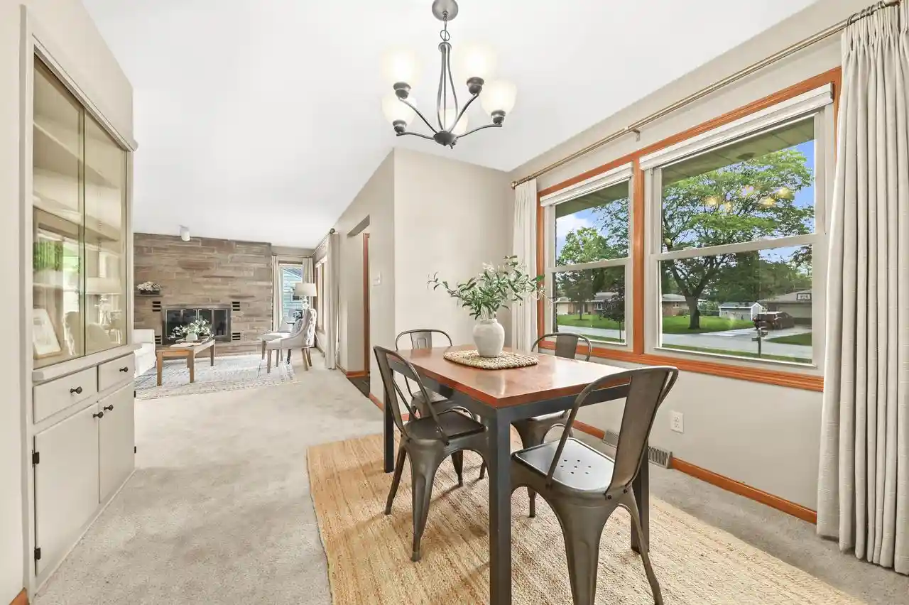 Photo 4 of Single family home for sale at 1865 Lone Oak Cir W, Brookfield, WI 53045 | MLS# 1979643 | Listing updated on 2026-09-13