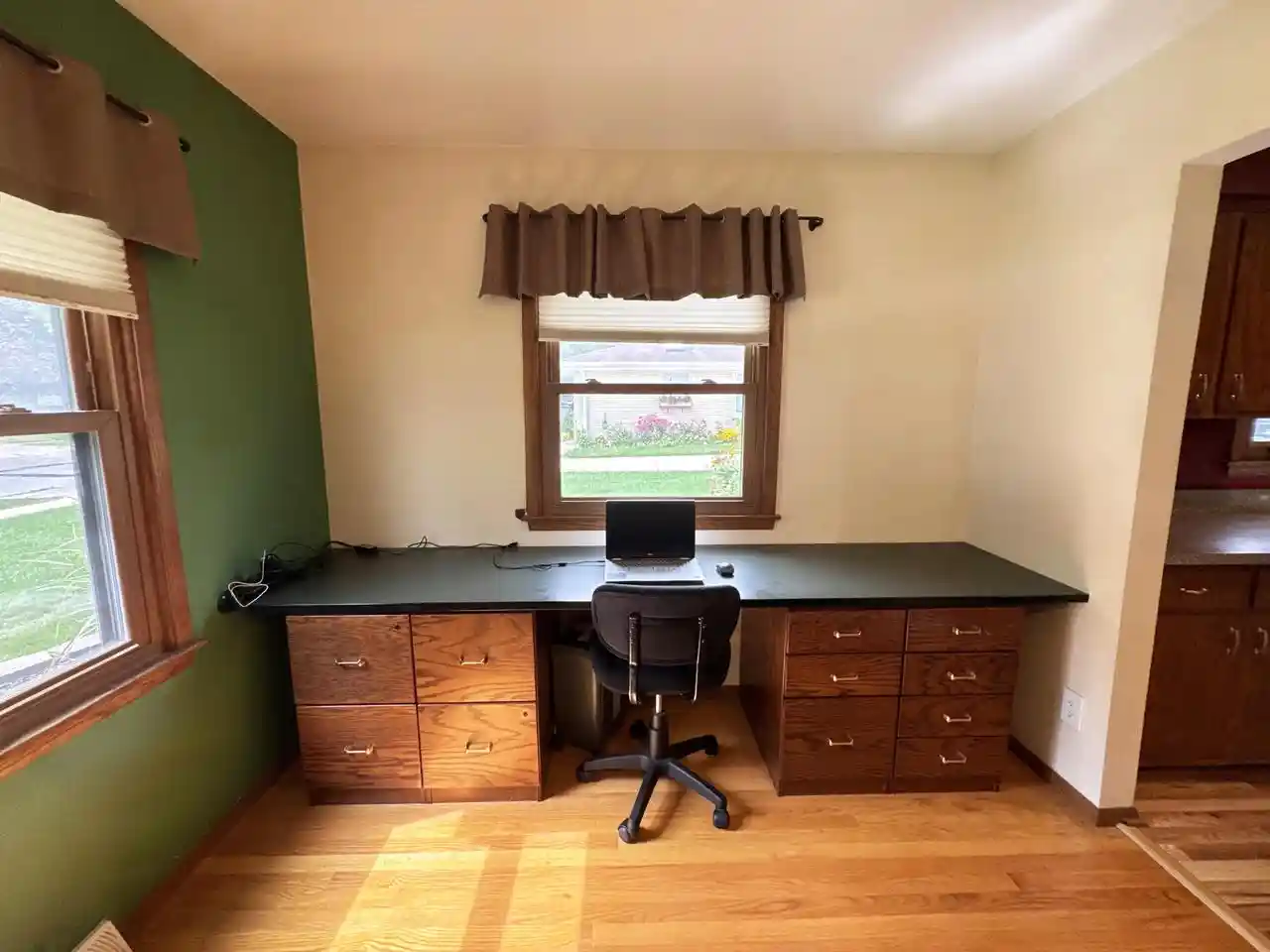 Photo 4 of Single family home for sale at 1804 W Clayton Crst Ave, Milwaukee, WI 53221 | MLS# 1979653 | Listing updated on 2026-09-13
