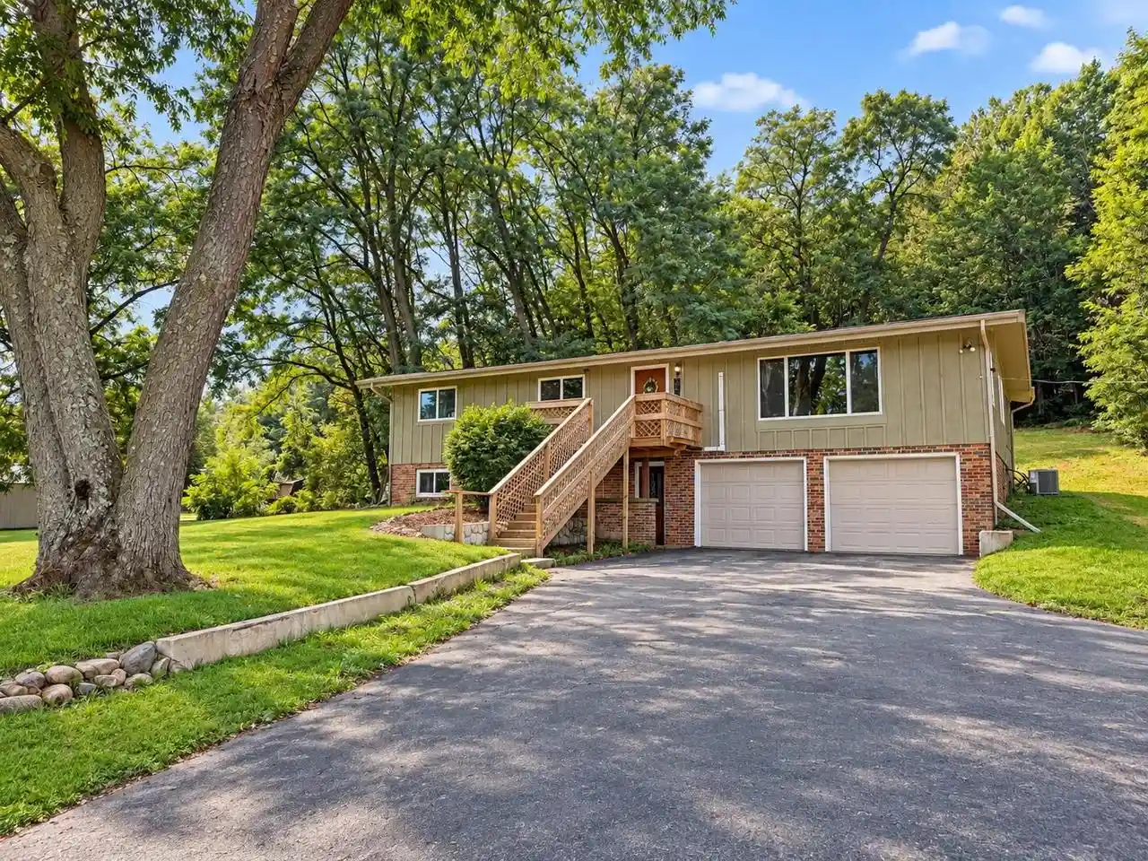 Photo 1 of Single family home for sale at S2437 Meadowview Rd, Reedsburg, WI 53959 | MLS# 2032247 | Listing updated on 2026-09-19