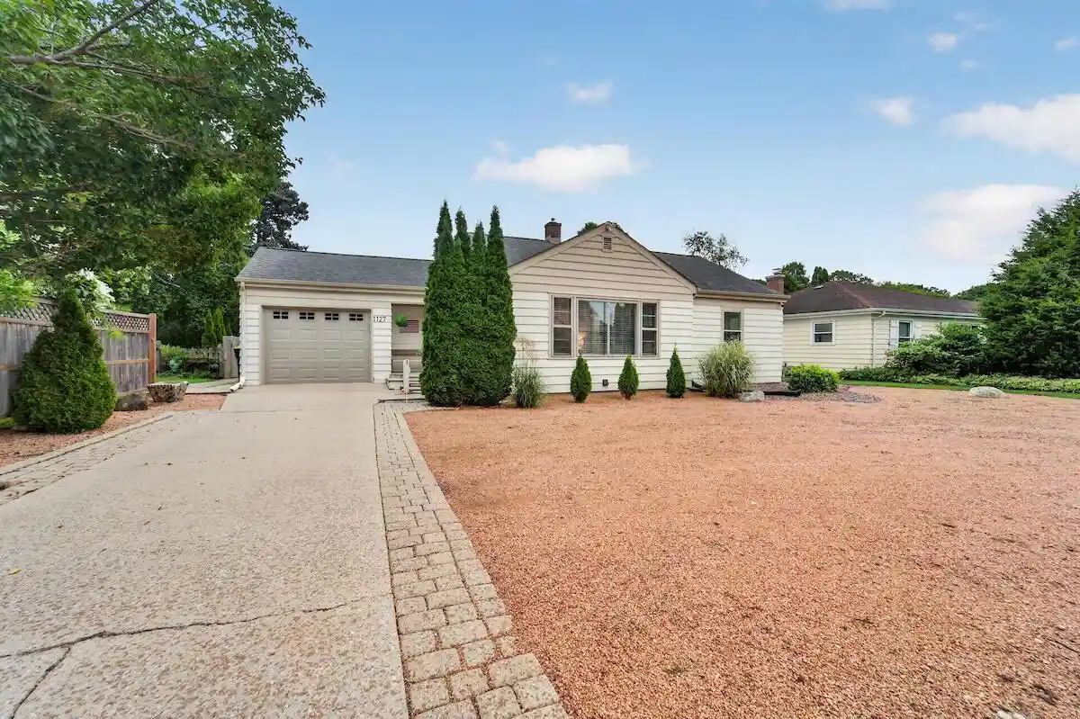 Photo 1 of Single family home for sale at 1127 W Colonial Dr, Mount Pleasant, WI 53405 | MLS# 1979667 | Listing updated on 2026-09-16