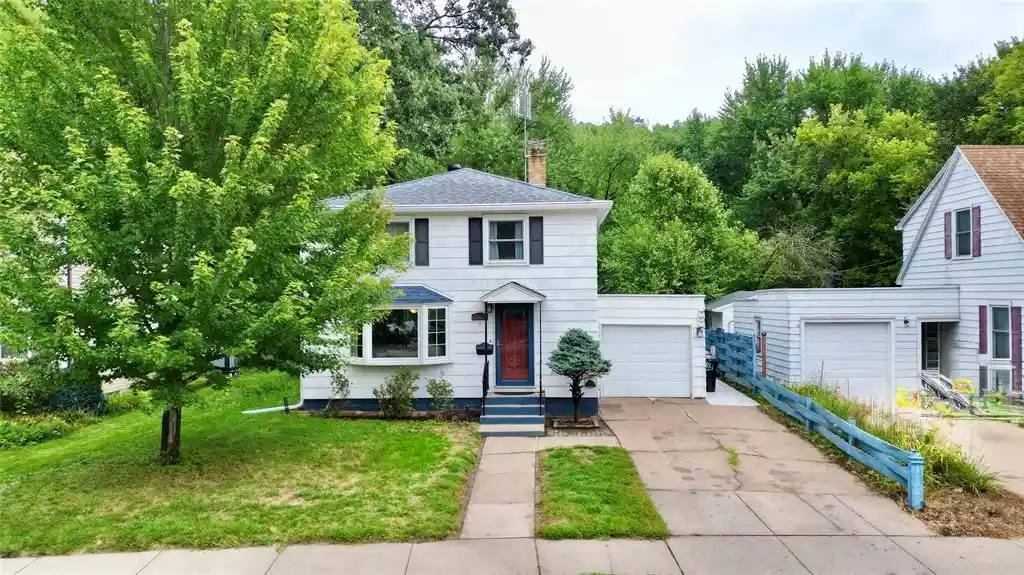 Photo 1 of Single family home for sale at 612 Putnam Dr, Eau Claire, WI 54701 | MLS# 1604918 | Listing updated on 2026-09-09