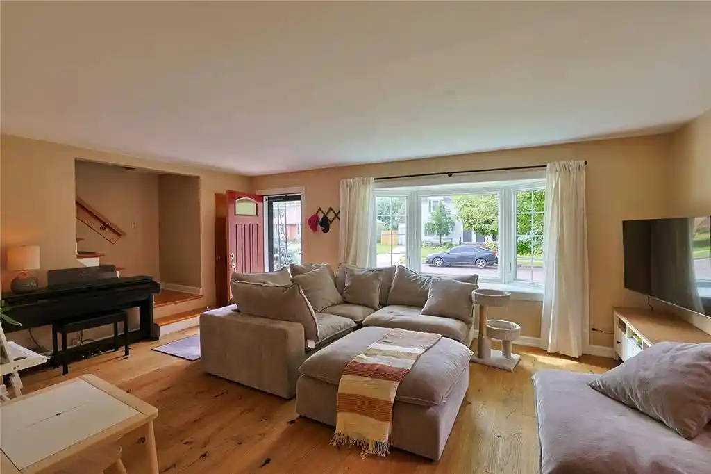 Photo 2 of Single family home for sale at 612 Putnam Dr, Eau Claire, WI 54701 | MLS# 1604918 | Listing updated on 2026-09-09